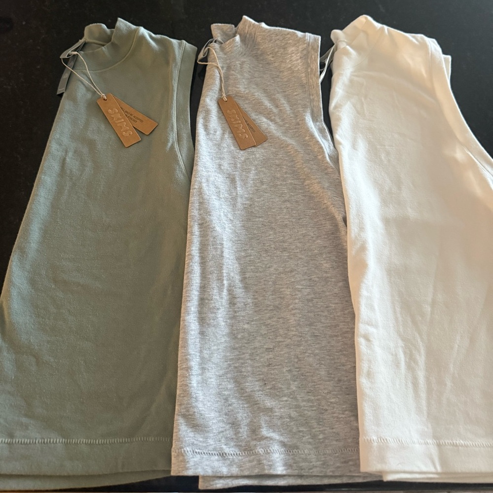 NWT SKIMS cotton jersey tanks - selling as a lot size large